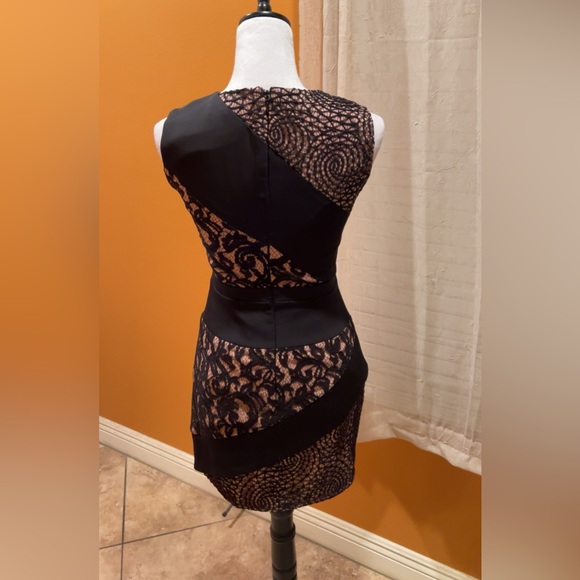 BCBG MAXAZRIA | Women’s Lace Overlay Sheath Dress Size O - Picture 7 of 7